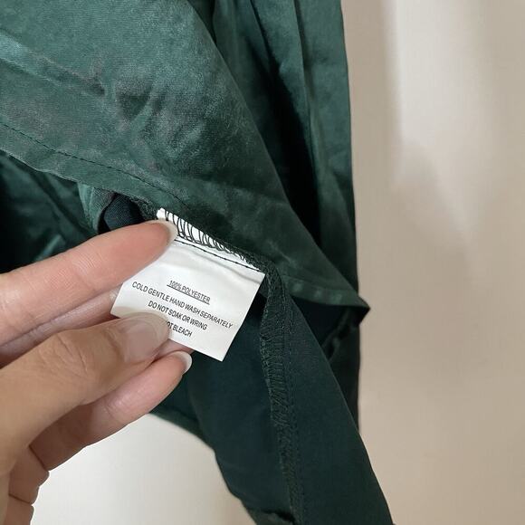 NEW! Selfie Leslie Bebe Satin Cowl Neck Wrap belted mini Dress Forest Green Smal - Picture 6 of 8